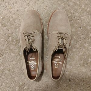 allen edmonds nomad buck